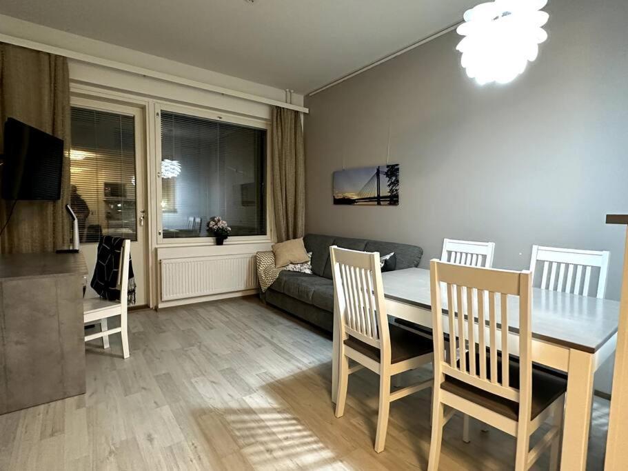 Quality Apt In The City Center For 5 - Brand New โรวานิเอมิ ภายนอก รูปภาพ