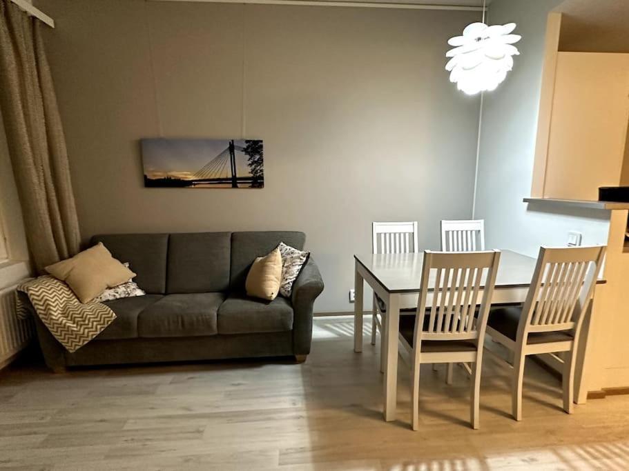 Quality Apt In The City Center For 5 - Brand New โรวานิเอมิ ภายนอก รูปภาพ
