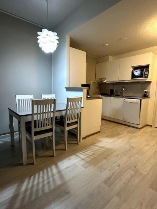 Quality Apt In The City Center For 5 - Brand New โรวานิเอมิ ภายนอก รูปภาพ
